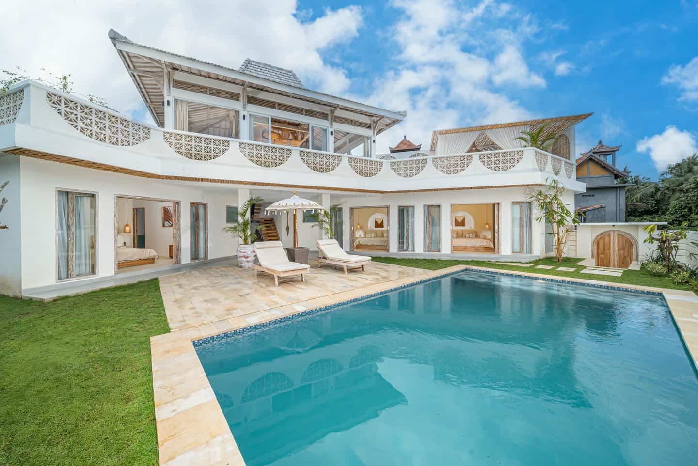 READY NOW 4 BEDROOM VILLA FOR SALE LEASEHOLD IN KABA KABA BE-1191 